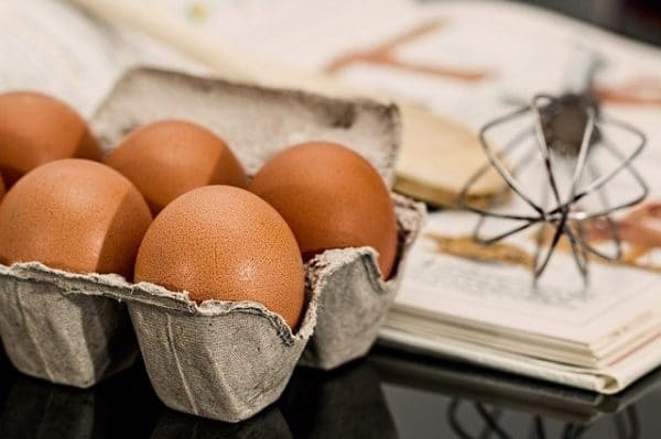 Huevos y batidor