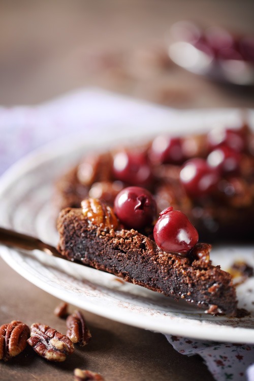 chocolate-pecan-cherry-cake5